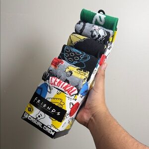 FRIENDS Graphic Casual Socks - Green, Black, Gray